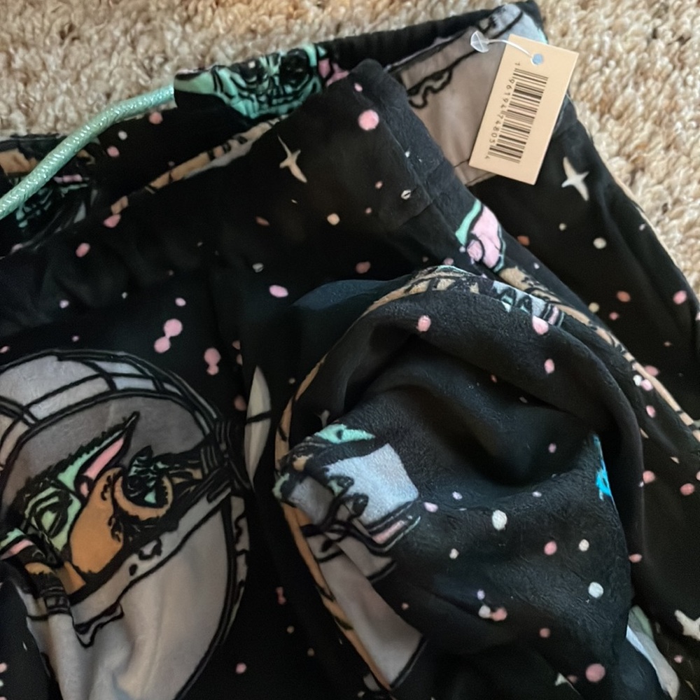 Star Wars Mandalorian women sleep pajama pants - Picture 3 of 3